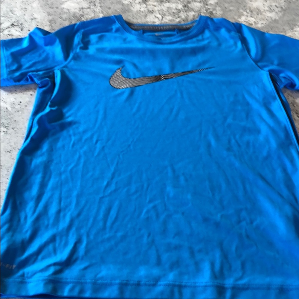 Boys Nike Dry Fit t shirt